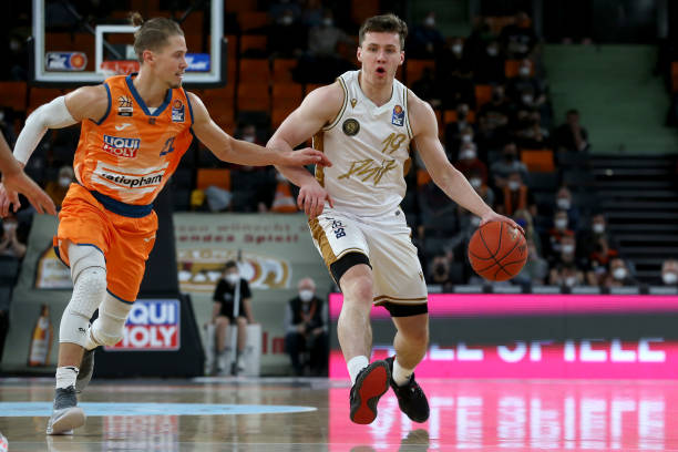 半场的表现 半场的表现