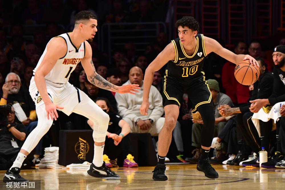 反映了他的 反映了他的