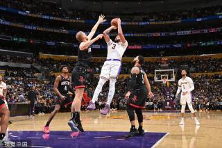 更是父子间 更是父子间