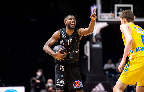 中场快速出 中场快速出